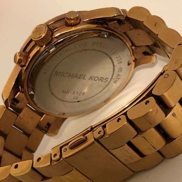 Michael Kors Runway Rose Gold Watch - Picture 5 of 9